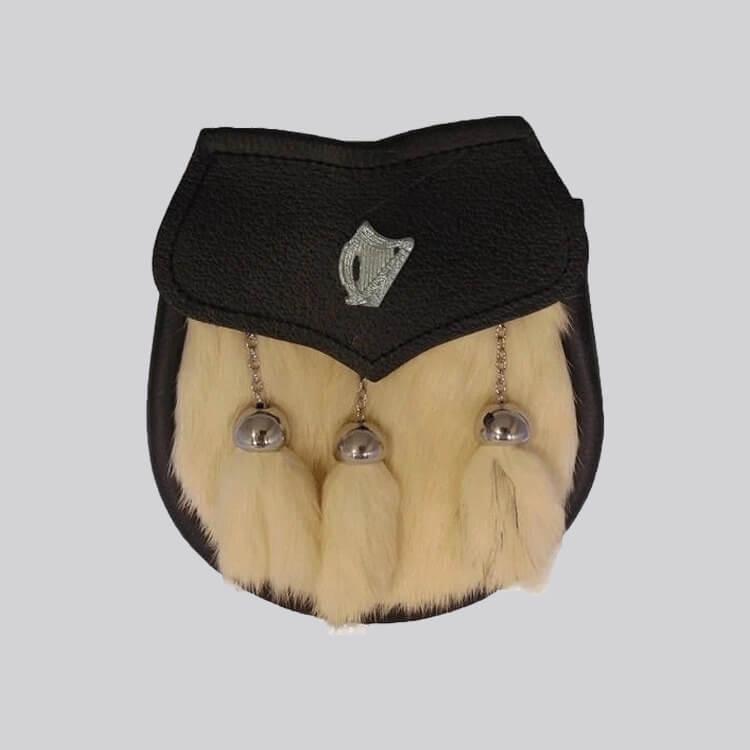 White Rabbit Fur Harp Emblem Sporran